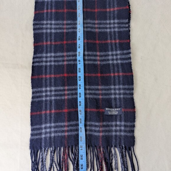 Burberry Unisex Lambswool Scarf Navy – Check Pattern – Cozy & Stylish-Pre-Loved - Picture 6 of 7